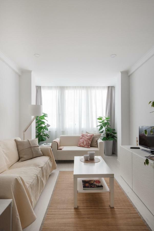 ליסבון Light-Filled, Fully Renovated Apt Near Belem, By Timecooler מראה חיצוני תמונה