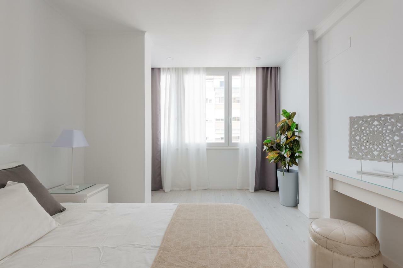 ליסבון Light-Filled, Fully Renovated Apt Near Belem, By Timecooler מראה חיצוני תמונה